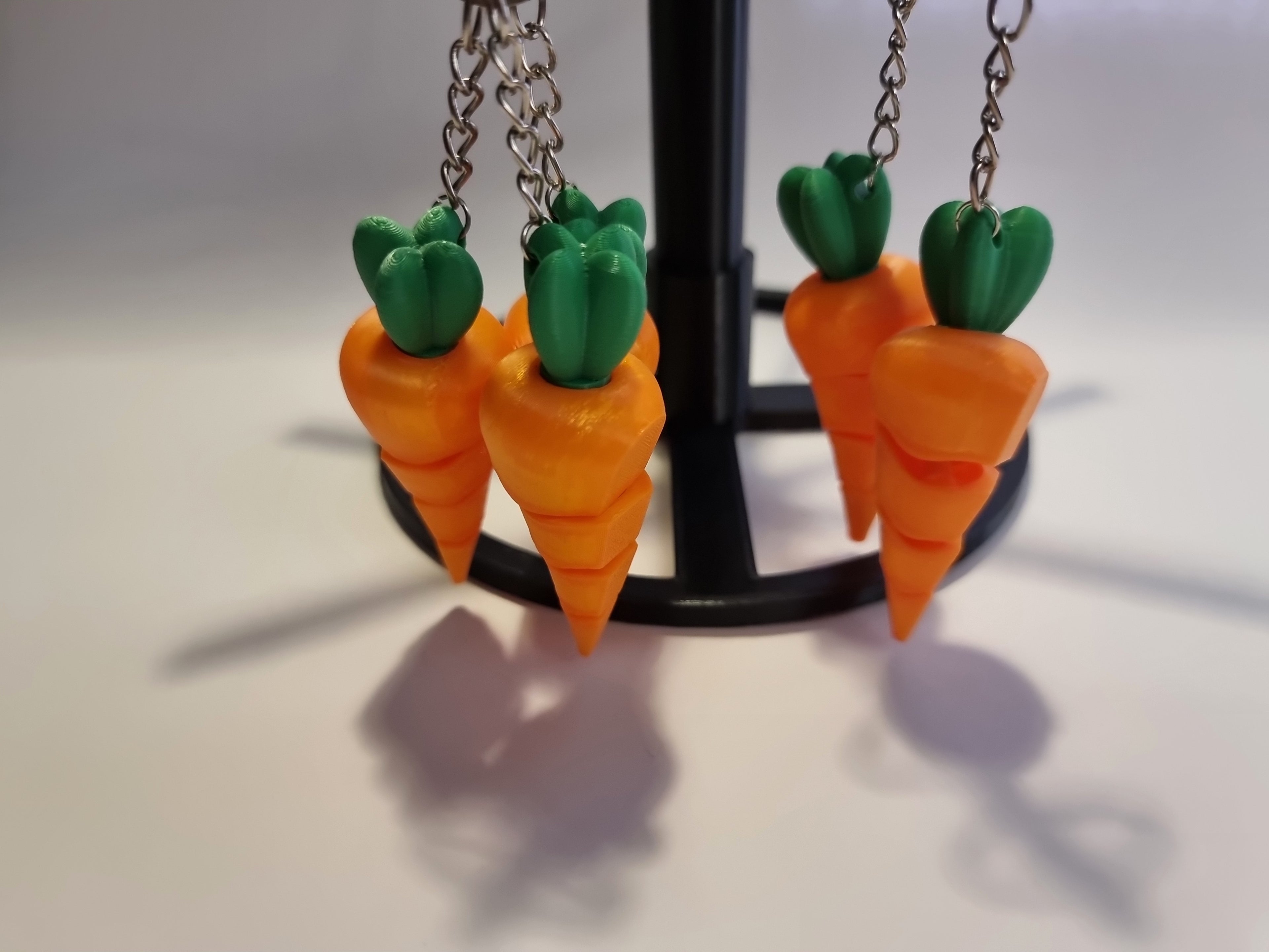 Flexi Carrot Keychain in everyday use, 20260430 003617